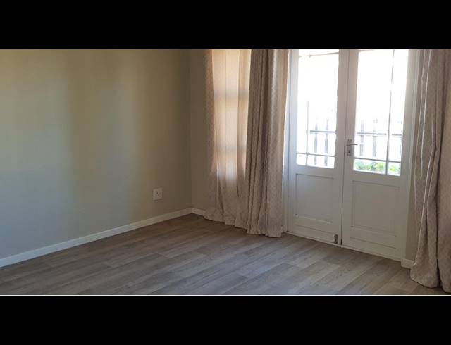 2 bed property to rent in BURGUNDY ESTATE